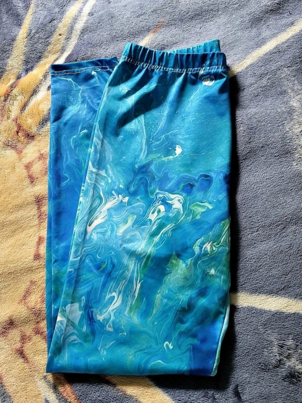 Blue & Green Abstract Leggings.